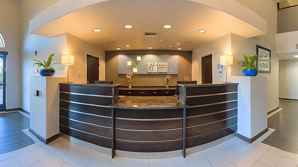 Holiday Inn Express Temecula By Ihg Intérieur photo