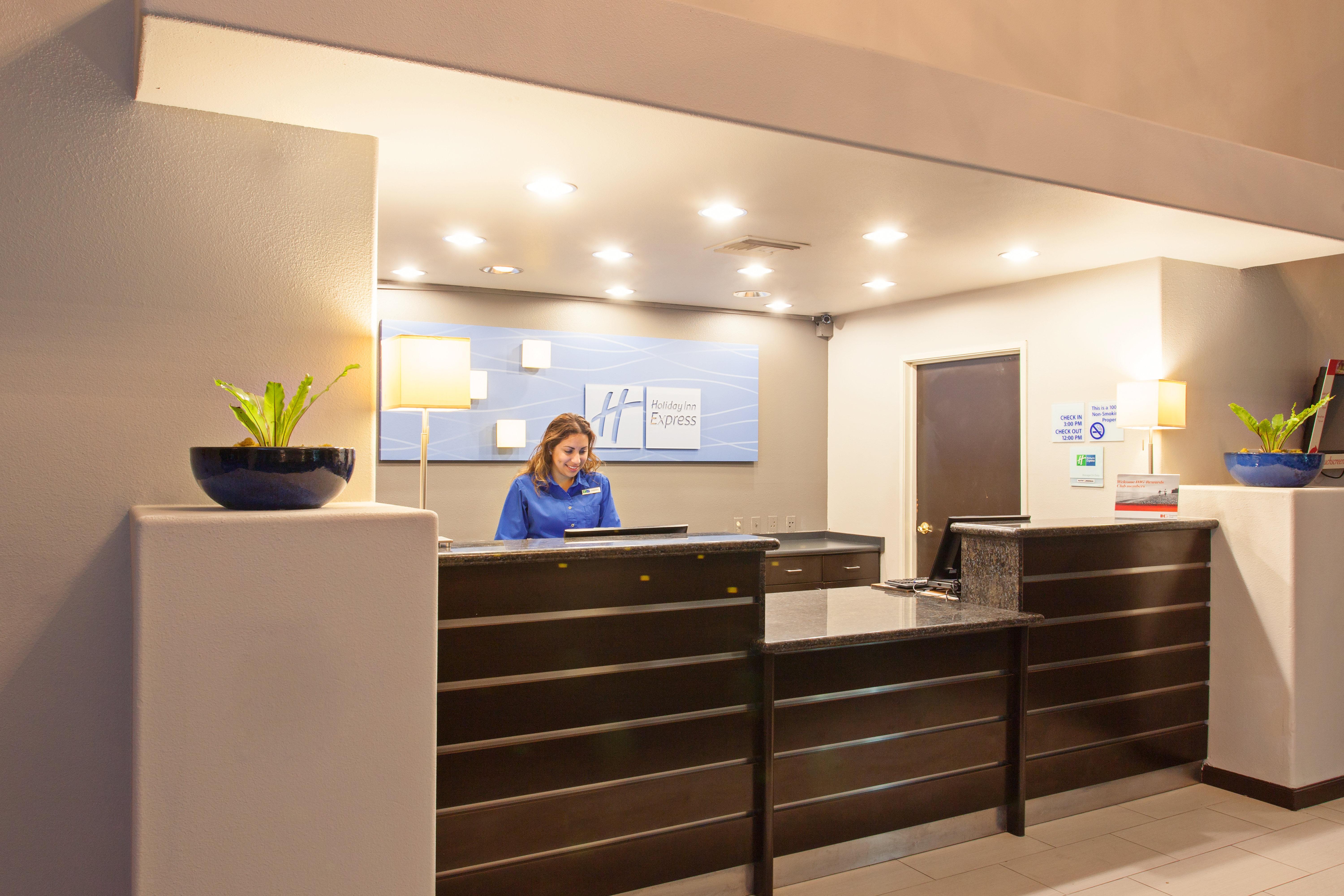 Holiday Inn Express Temecula By Ihg Extérieur photo